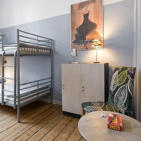 Castanea Old Town Hostel-3